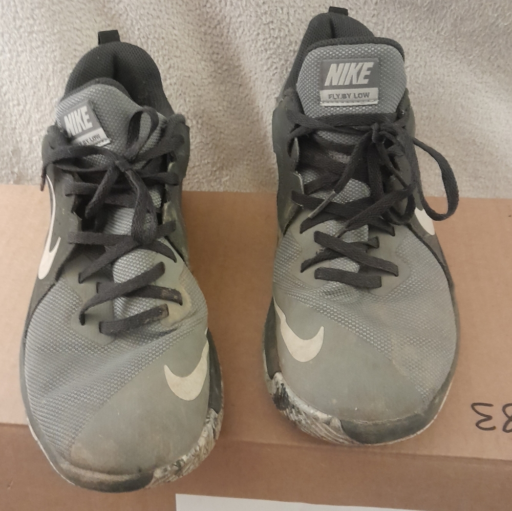 Sneakers - Picture 5 of 5